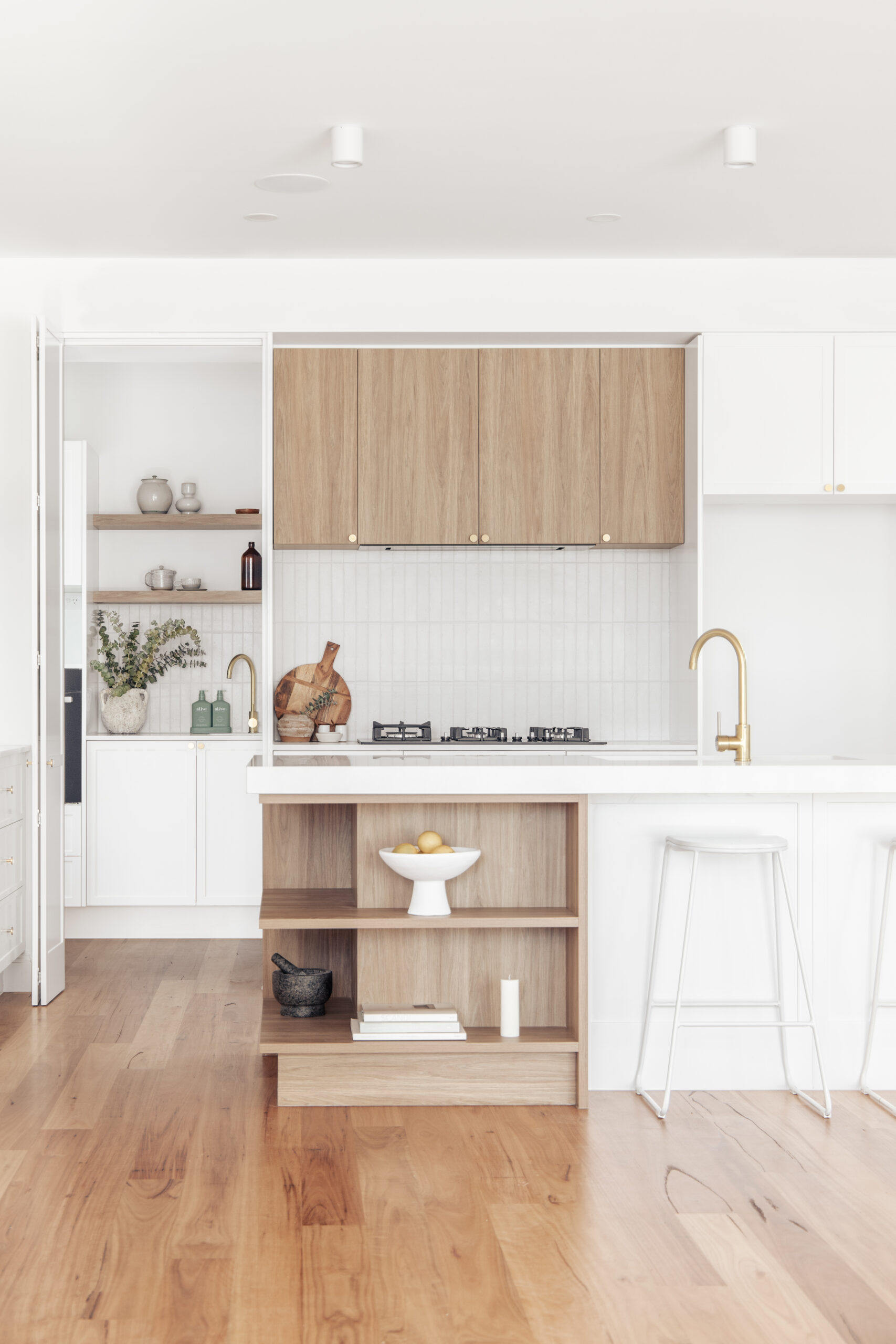 Curated visual reference: Fresh Look at 7 Open Shelving Kitchen Ideas