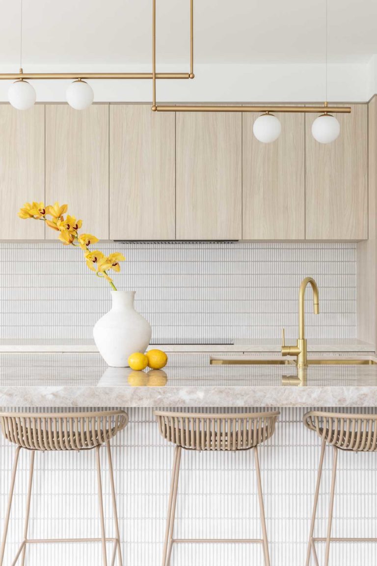 Heritage Queenslander-Style House Transformed With a Contemporary Edge ...
